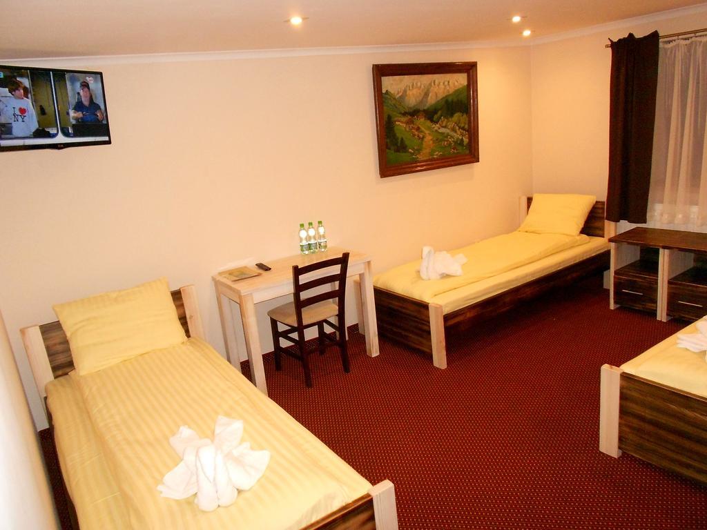 Zajazd Avangarda Wisznice Zimmer foto