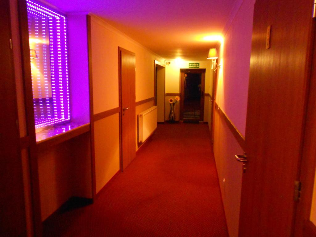 Zajazd Avangarda Wisznice Zimmer foto